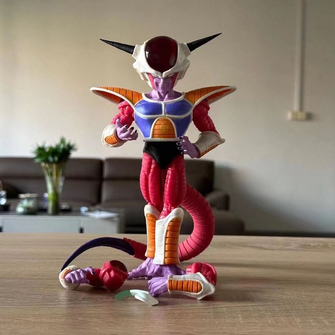 ドラゴンボールZフリーザーフィギュア,コイン,冷蔵庫,20c - Model Kit Frieza のレビューと価格