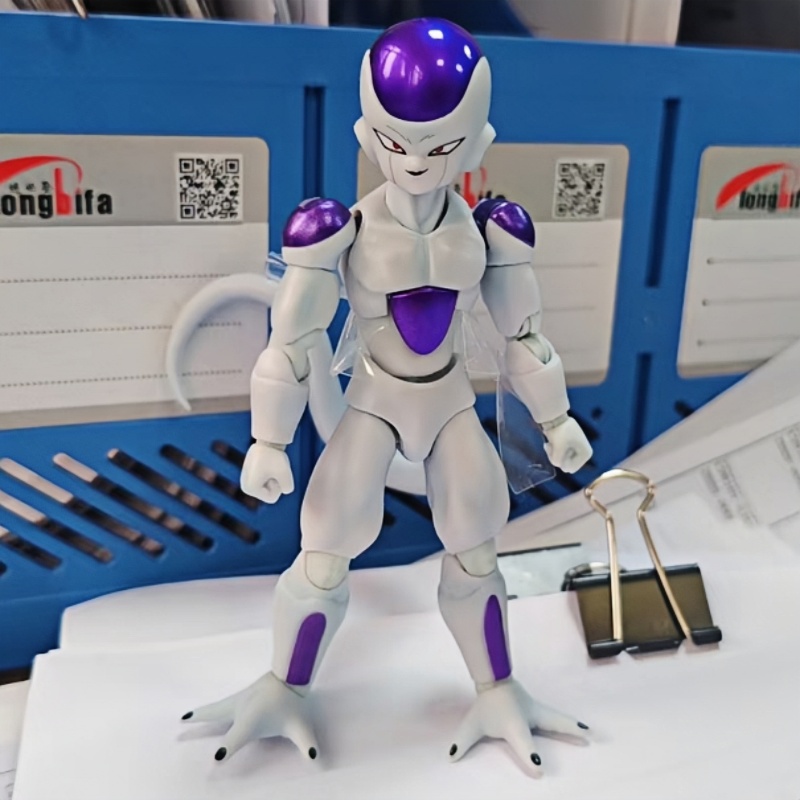 バンダイ S.H.Figuarts SHF ドラゴンボール  - Model Kit Frieza のレビューと価格