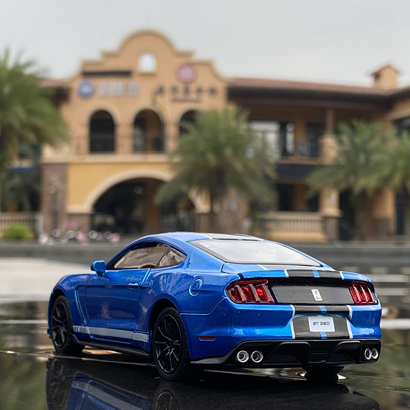 子供のためのフォードマスタングシェルビーgt350高シミュレ - Model Kit Mustang のレビューと価格