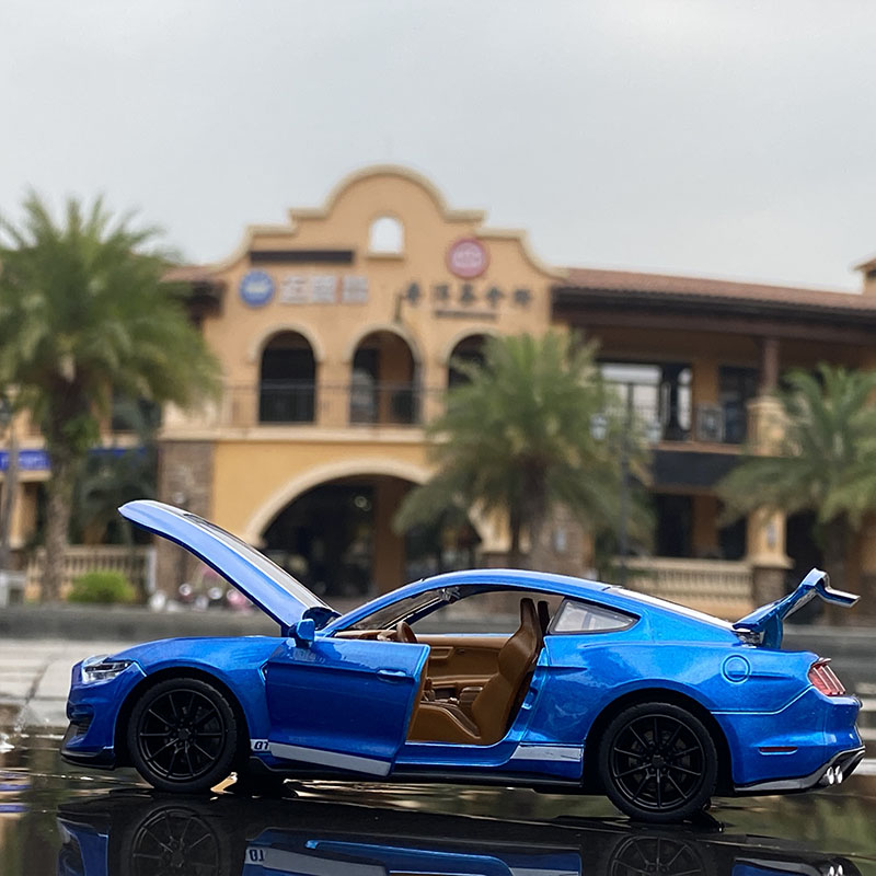 子供のためのフォードマスタングシェルビーgt350高シミュレ - Model Kit Mustang のレビューと価格
