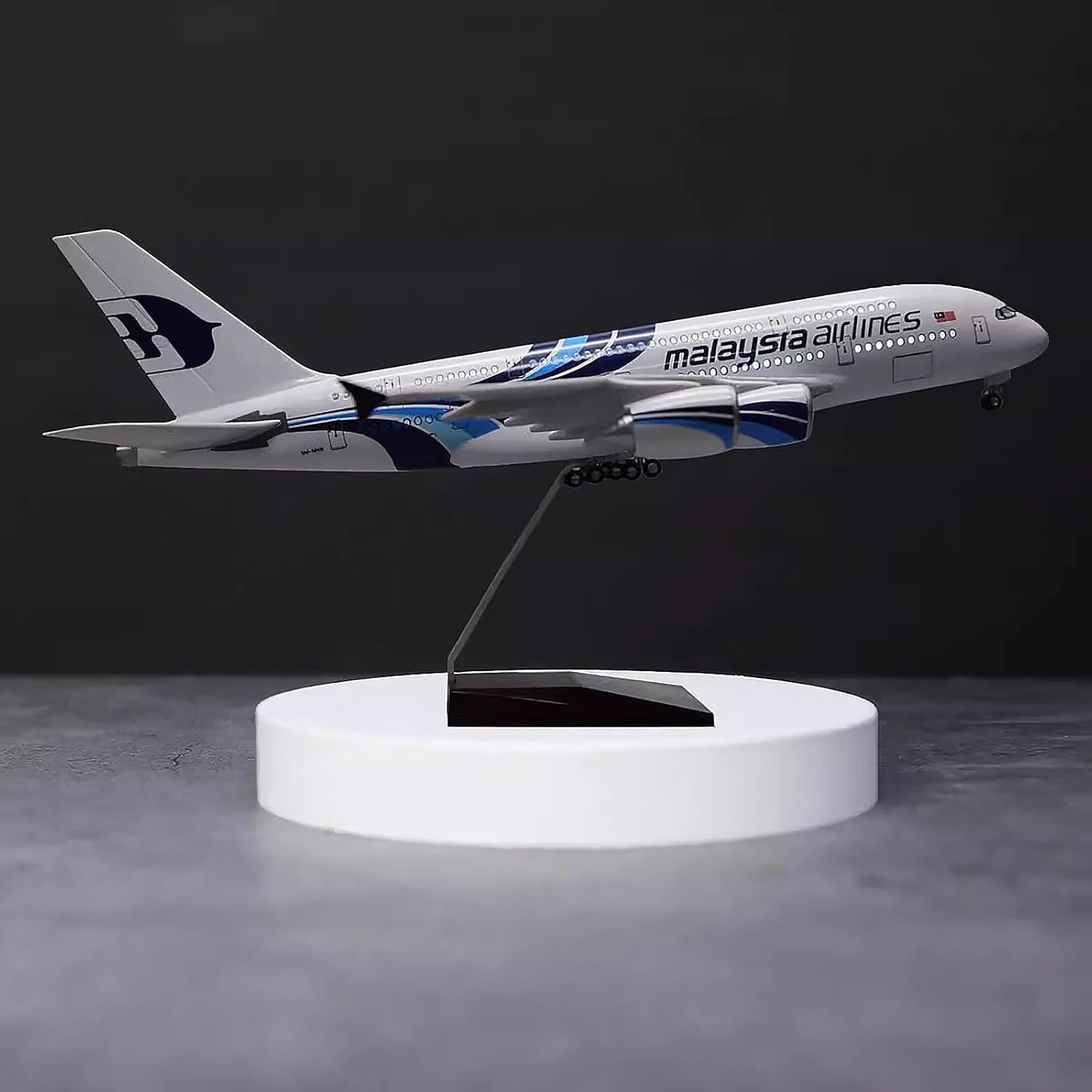 1:160 スケールマレーシア航空 A380 金属飛行機モデ - Model Kit Resin のレビューと価格