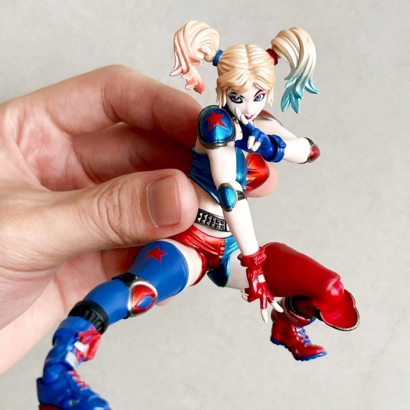 カクレクマノミの女の子のアクションフィギュア,関節式の可動人 - Model Kit Harley Quinn のレビューと価格