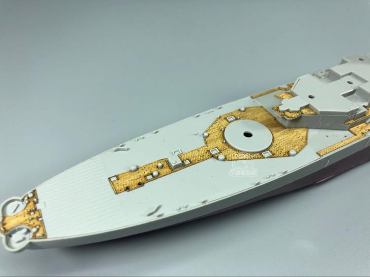 1/700 スケール木製デッキ トランペッター 05705  - Model Kit Uss Missouri のレビューと価格